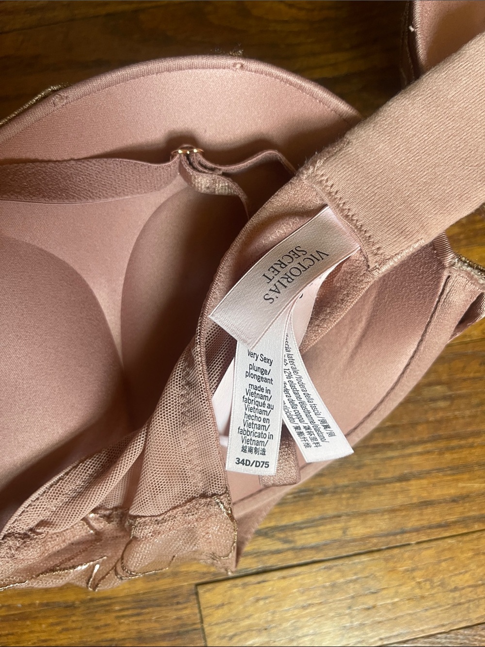 Victoria Secret Bombshell bra - Picture 3 of 3